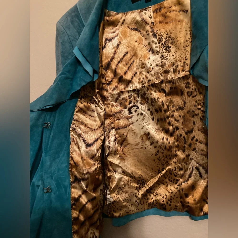 Scully jacket - Picture 3 of 3